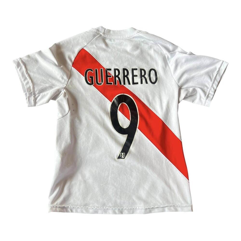 Team Peru #9 José Paolo Guerrero Soccer Jersey Men's SZ: S White Red - Used